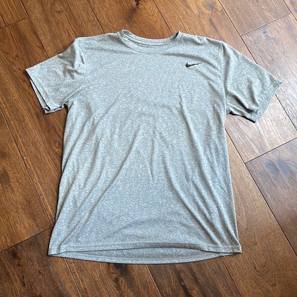 Nike Mens Large Workout Shirt - Picture 1 of 3